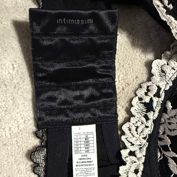 Intimissimi Black and Cream Lace Bra Set - Picture 4 of 4